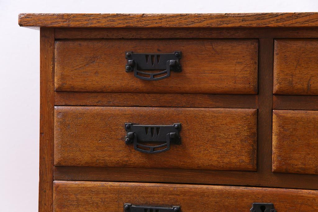 アンティーク家具　和製アンティーク　タモ材　細かな木目と風合いに味わいがある小振りな引き出し(小物収納)