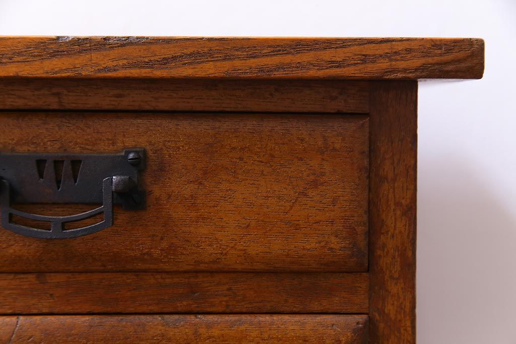 アンティーク家具　和製アンティーク　タモ材　細かな木目と風合いに味わいがある小振りな引き出し(小物収納)