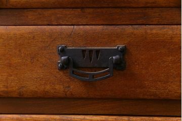 アンティーク家具　和製アンティーク　タモ材　細かな木目と風合いに味わいがある小振りな引き出し(小物収納)