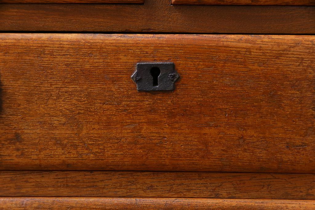 アンティーク家具　和製アンティーク　タモ材　細かな木目と風合いに味わいがある小振りな引き出し(小物収納)