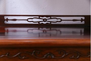 ビンテージ　民芸家具　カリン材　梅の木と小鳥の彫刻の飾り棚(茶棚、収納棚、花梨材)