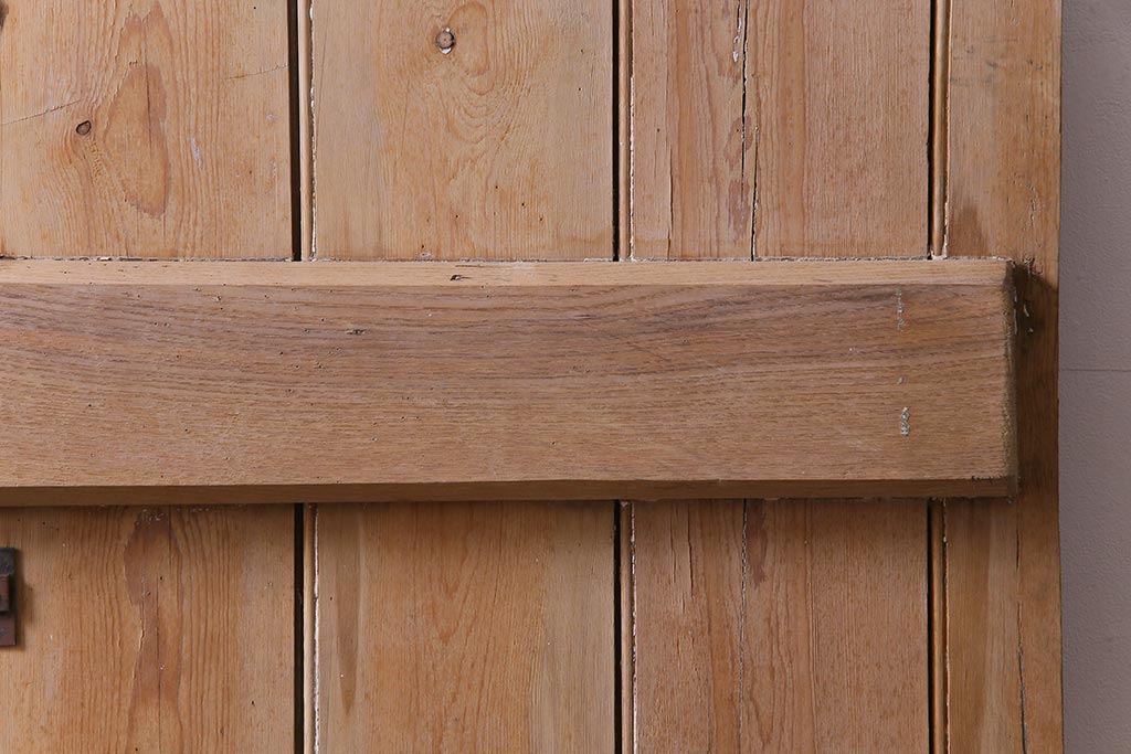 フランスアンティーク　素朴な佇まいが雰囲気のあるコテージドア(木製ドア、ディスプレイ、扉)