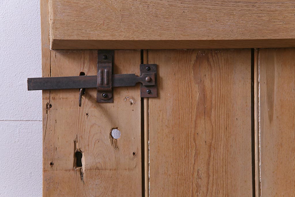 フランスアンティーク　素朴な佇まいが雰囲気のあるコテージドア(木製ドア、ディスプレイ、扉)