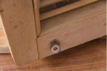 アンティーク雑貨　フランスアンティーク　グレモン錠　素朴でシャビーな木肌がお洒落なヴォレー付きの窓枠(ルーバー、雨戸、サッシ)