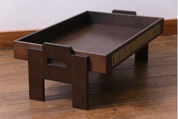 アンティーク雑貨　ビンテージ　工芸家具　栗材　手掛け付き　御物緑地花鳥梅花文錦　気品を感じる高脚衣装盆(脚付き衣装盆)