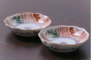 古民具・骨董　色絵染付　異なる紋様が可愛らしい豆皿2枚セット(小皿)