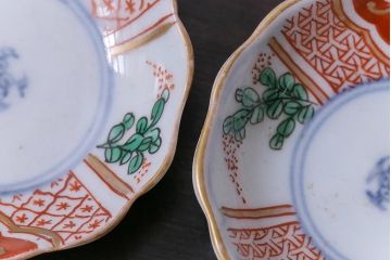 古民具・骨董　色絵染付　異なる紋様が可愛らしい豆皿2枚セット(小皿)