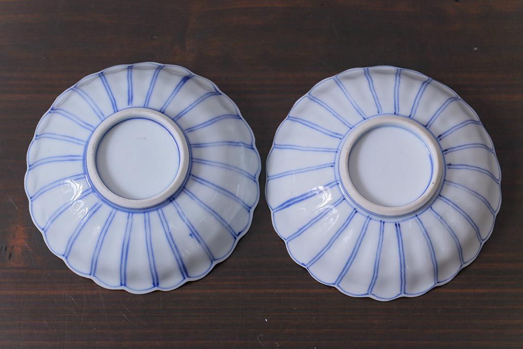 和製アンティーク　江戸期　染付　花の形が魅力的な菊図小鉢(向付、小皿、深皿)2枚セット