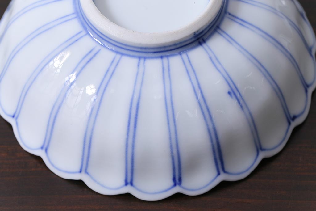 和製アンティーク　江戸期　染付　花の形が魅力的な菊図小鉢(向付、小皿、深皿)2枚セット