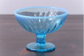 アンティーク雑貨　昭和レトロ　爽やかな色味の乳白暈し氷コップ2個セット(プレスガラス)(2)