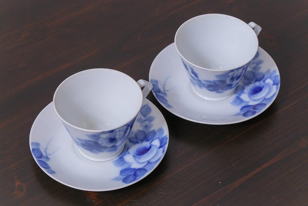 昭和レトロ　戦前　倉知陶器　青いバラがエレガントなカップ&ソーサー2客セット(洋食器)(1)