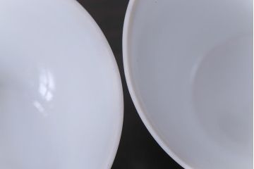 昭和レトロ　戦前　倉知陶器　青いバラがエレガントなカップ&ソーサー2客セット(洋食器)(1)