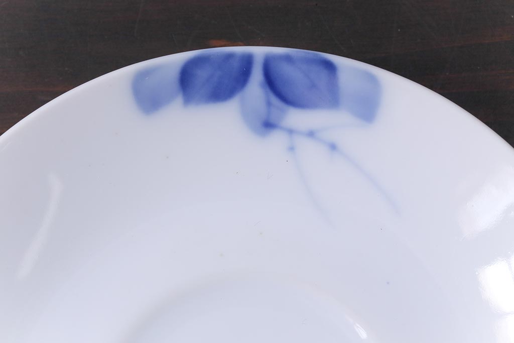 昭和レトロ　戦前　倉知陶器　青いバラがエレガントなカップ&ソーサー2客セット(洋食器)(1)