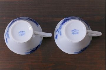昭和レトロ　戦前　倉知陶器　青いバラがエレガントなカップ&ソーサー2客セット(洋食器)(2)