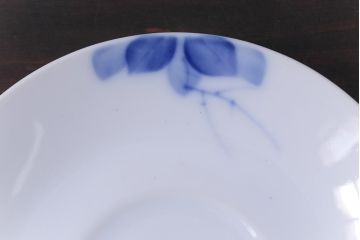 昭和レトロ　戦前　倉知陶器　青いバラがエレガントなカップ&ソーサー2客セット(洋食器)(2)