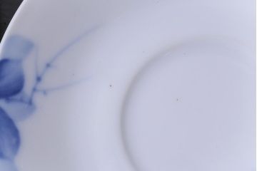 昭和レトロ　戦前　倉知陶器　青いバラがエレガントなカップ&ソーサー2客セット(洋食器)(2)