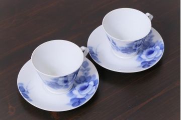 昭和レトロ　戦前　倉知陶器　青いバラがエレガントなカップ&ソーサー2客セット(洋食器)(2)