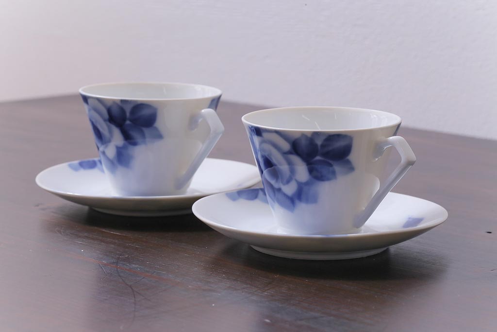 昭和レトロ　戦前　倉知陶器　青いバラがエレガントなカップ&ソーサー2客セット(洋食器)(2)