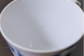 昭和レトロ　戦前　倉知陶器　青いバラがエレガントなカップ&ソーサー2客セット(洋食器)(2)