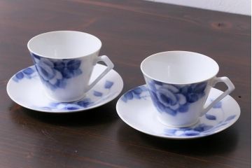 昭和レトロ　戦前　倉知陶器　青いバラがエレガントなカップ&ソーサー2客セット(洋食器)(2)