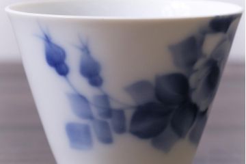 昭和レトロ　戦前　倉知陶器　青いバラがエレガントなカップ&ソーサー2客セット(洋食器)(3)