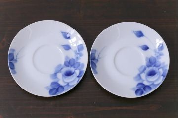 昭和レトロ　戦前　倉知陶器　青いバラがエレガントなカップ&ソーサー2客セット(洋食器)(3)
