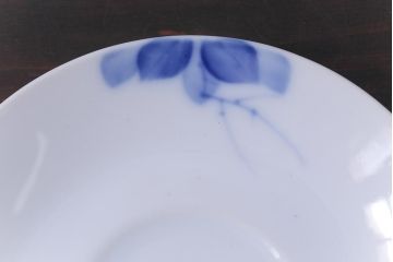 昭和レトロ　戦前　倉知陶器　青いバラがエレガントなカップ&ソーサー2客セット(洋食器)(3)