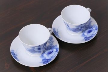 昭和レトロ　戦前　倉知陶器　青いバラがエレガントなカップ&ソーサー2客セット(洋食器)(3)