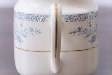 中古　ノリタケ(日陶、Noritake)　ブルーヒル(廃盤)　ティーポット&シュガーポットセット(洋食器)