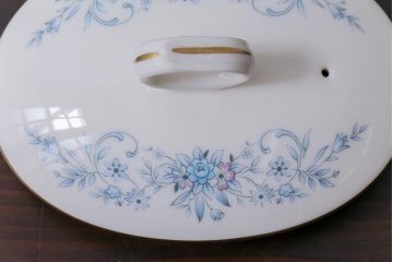 中古　ノリタケ(日陶、Noritake)　ブルーヒル(廃盤)　ティーポット&シュガーポットセット(洋食器)