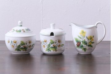 ROYAL WORCESTER(ロイヤルウースター)　WORCESTER　HERBS(ウースターハーブ)　ティーセット3点(シュガーポット、クリーマー)