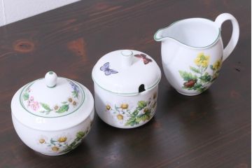 ROYAL WORCESTER(ロイヤルウースター)　WORCESTER　HERBS(ウースターハーブ)　ティーセット3点(シュガーポット、クリーマー)