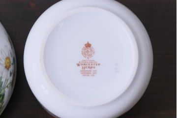 ROYAL WORCESTER(ロイヤルウースター)　WORCESTER　HERBS(ウースターハーブ)　ティーセット3点(シュガーポット、クリーマー)