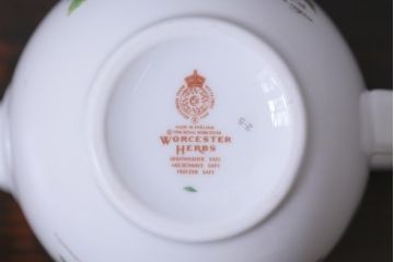 ROYAL WORCESTER(ロイヤルウースター)　WORCESTER　HERBS(ウースターハーブ)　ティーセット3点(シュガーポット、クリーマー)
