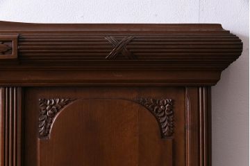 アンティーク家具　フランスアンティーク　花のレリーフが上品な雰囲気を醸し出す木製ベッドフレーム