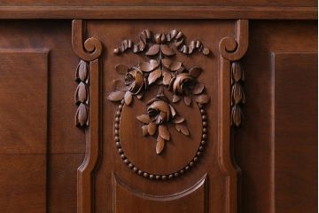 アンティーク家具　フランスアンティーク　花のレリーフが上品な雰囲気を醸し出す木製ベッドフレーム