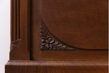アンティーク家具　フランスアンティーク　花のレリーフが上品な雰囲気を醸し出す木製ベッドフレーム