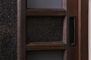 ラフジュ工房オリジナル　古建具リメイク　木の味わいが魅力的な鉄脚付き戸棚(収納棚)