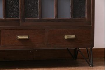 ラフジュ工房オリジナル　古建具リメイク　木の味わいが魅力的な鉄脚付き戸棚(収納棚)