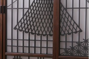 ラフジュ工房オリジナル　干し網・投げ網組子の書院戸をリメイクした収納棚(戸棚)