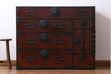 アンティーク家具　和製アンティーク　前面ケヤキ材　気品のある和の空間づくりにおすすめな衣装箪笥(時代箪笥)