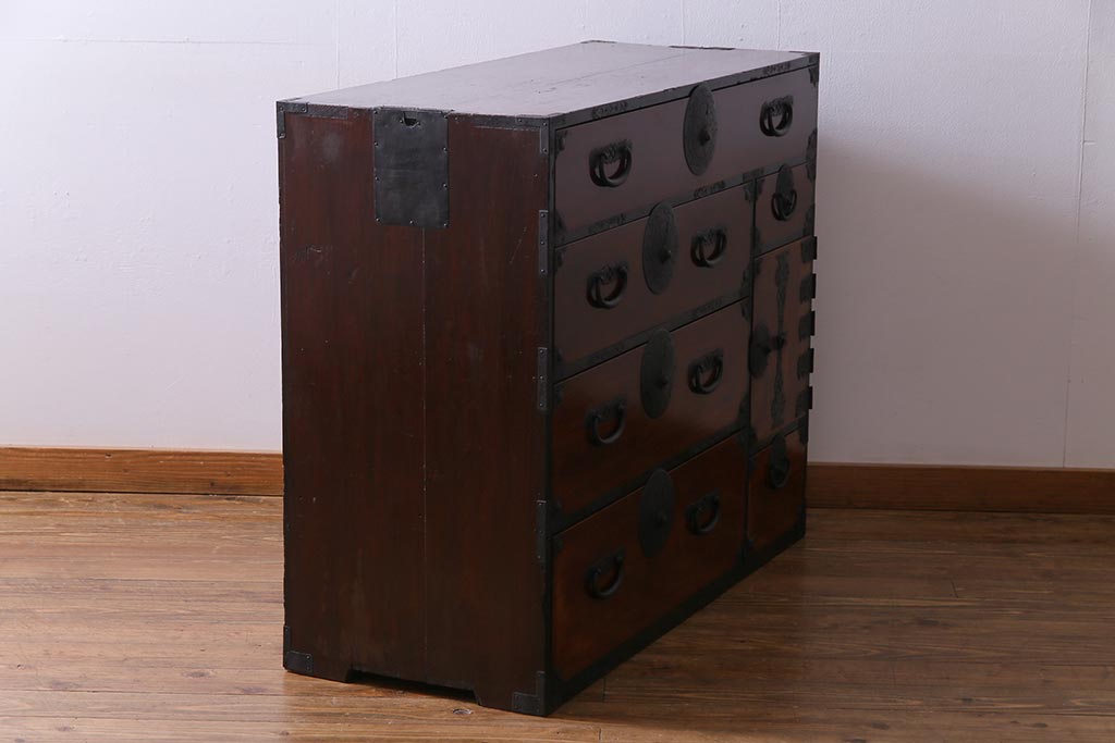 アンティーク家具　和製アンティーク　前面ケヤキ材　気品のある和の空間づくりにおすすめな衣装箪笥(時代箪笥)