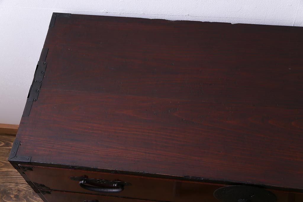 アンティーク家具　和製アンティーク　前面ケヤキ材　気品のある和の空間づくりにおすすめな衣装箪笥(時代箪笥)