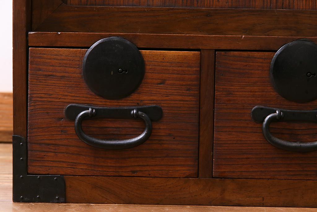 アンティーク家具　和製アンティーク　桐材・桑材　和の趣あふれる上品な帳場箪笥(収納棚、戸棚、桐箪笥、桐たんす)