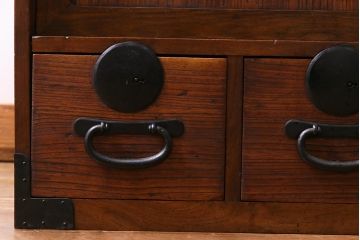 アンティーク家具　和製アンティーク　桐材・桑材　和の趣あふれる上品な帳場箪笥(収納棚、戸棚、桐箪笥、桐たんす)