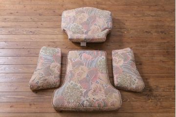 アンティーク家具　ERCOL(アーコール)　York Minster　花柄のファブリックと凝った彫刻を楽しめる一人掛けソファ(2)
