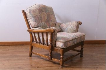 アンティーク家具　ERCOL(アーコール)　York Minster　花柄のファブリックと凝った彫刻を楽しめる一人掛けソファ(2)
