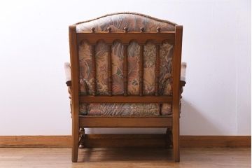 アンティーク家具　ERCOL(アーコール)　York Minster　花柄のファブリックと凝った彫刻を楽しめる一人掛けソファ(2)