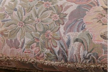 アンティーク家具　ERCOL(アーコール)　York Minster　花柄のファブリックと凝った彫刻を楽しめる一人掛けソファ(2)