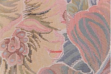アンティーク家具　ERCOL(アーコール)　York Minster　花柄のファブリックと凝った彫刻を楽しめる一人掛けソファ(2)